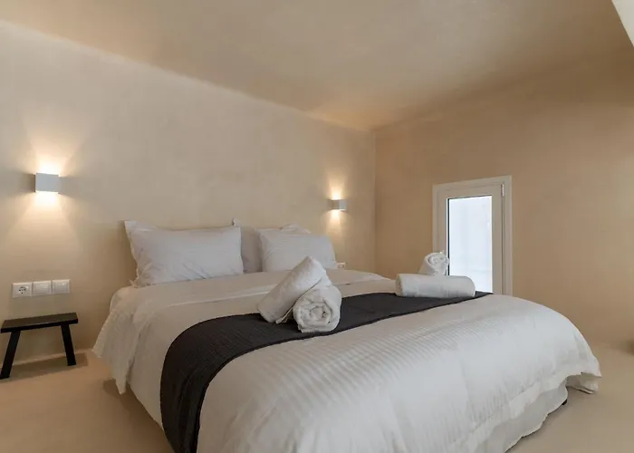 Acropolis Local Loft